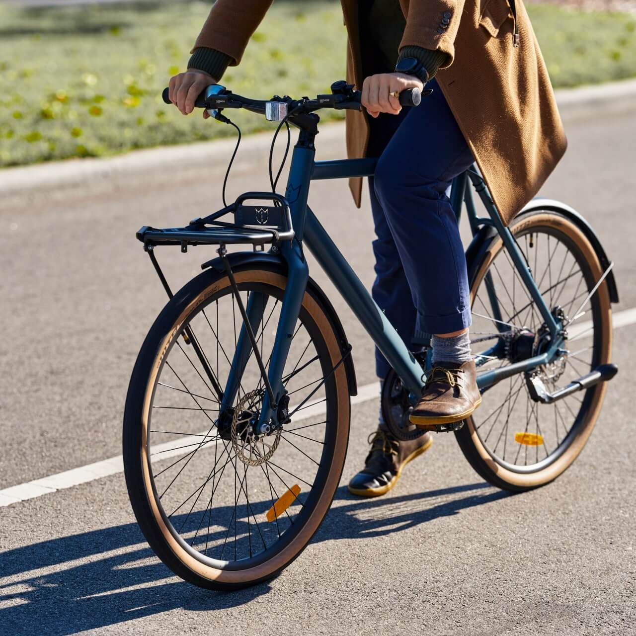Amsterdam 8 speed concrete blue bike