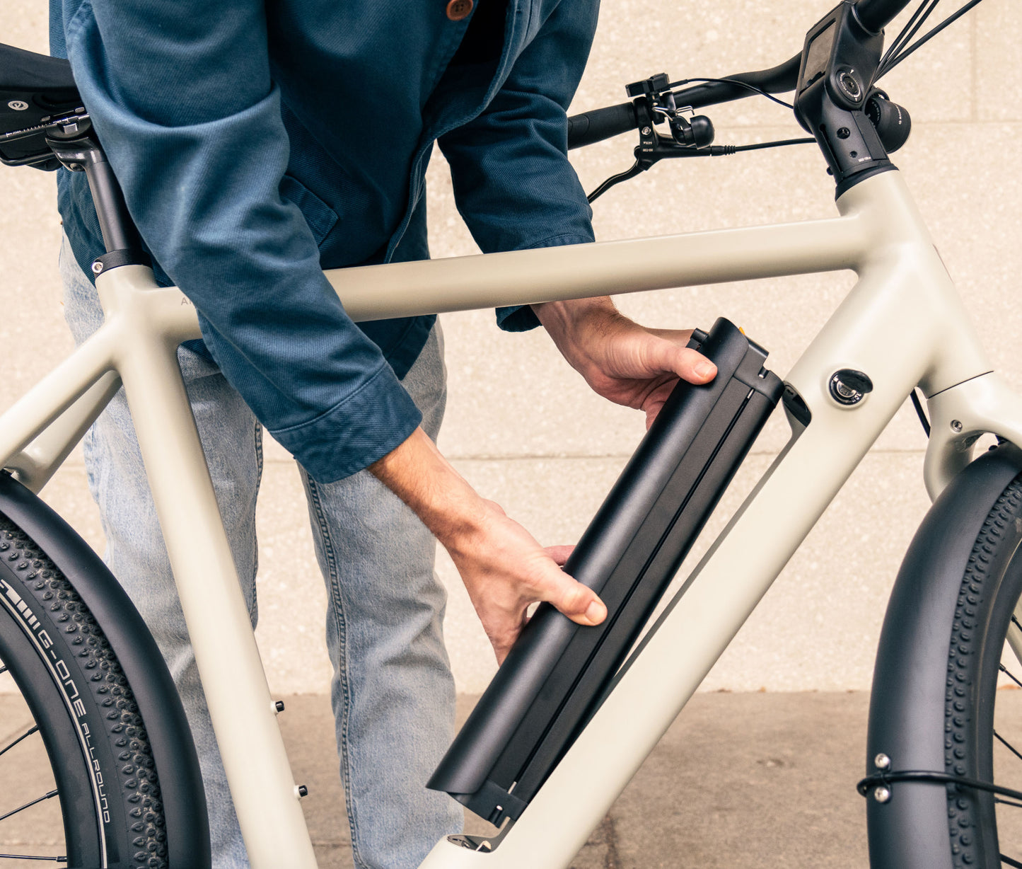 Ams_GTS_Alpine White_2