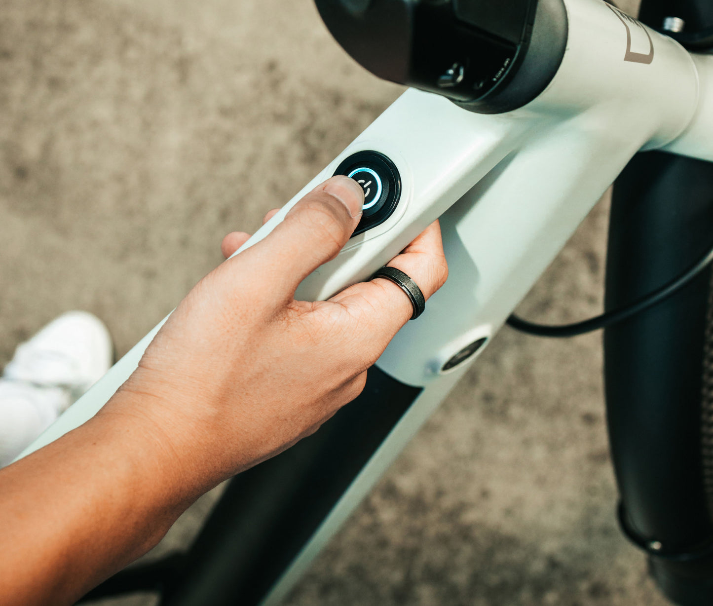 Ams_U_Alpine White_3